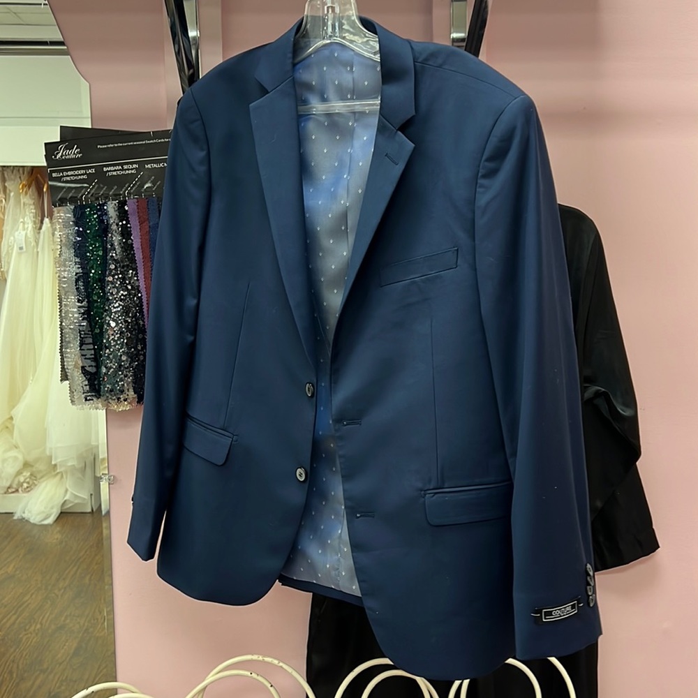 Navy blue suit jacket 42R but fits like a 40R